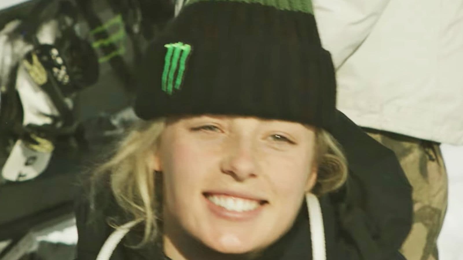 Zoi Sadowski-Synnott — 25/26 Slopestyle